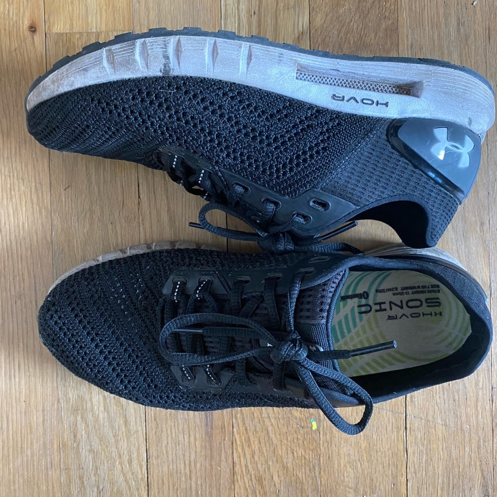 Under armour women’s size 8 hour sonic Bluetooth